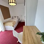 Petra 3*